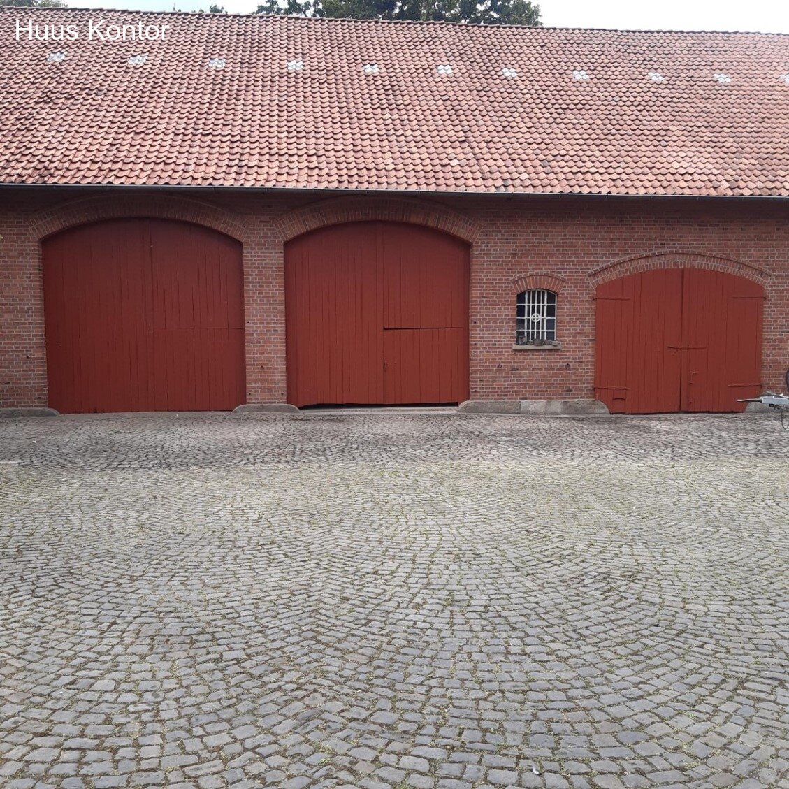 Hof Reithalle Außenansicht