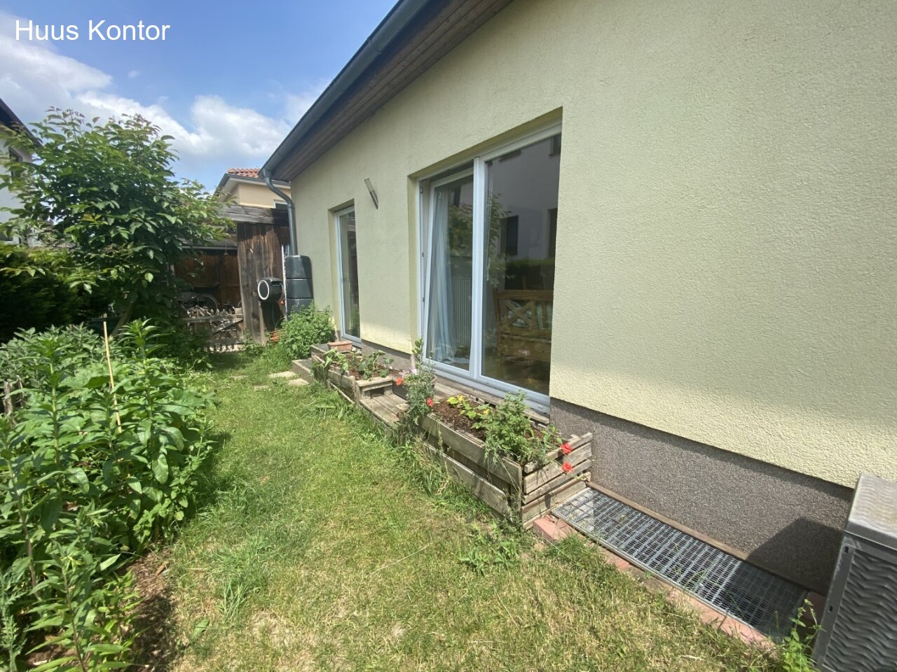 Garten seitlich