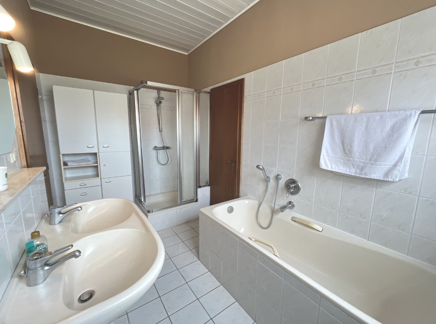 Badezimmer EG