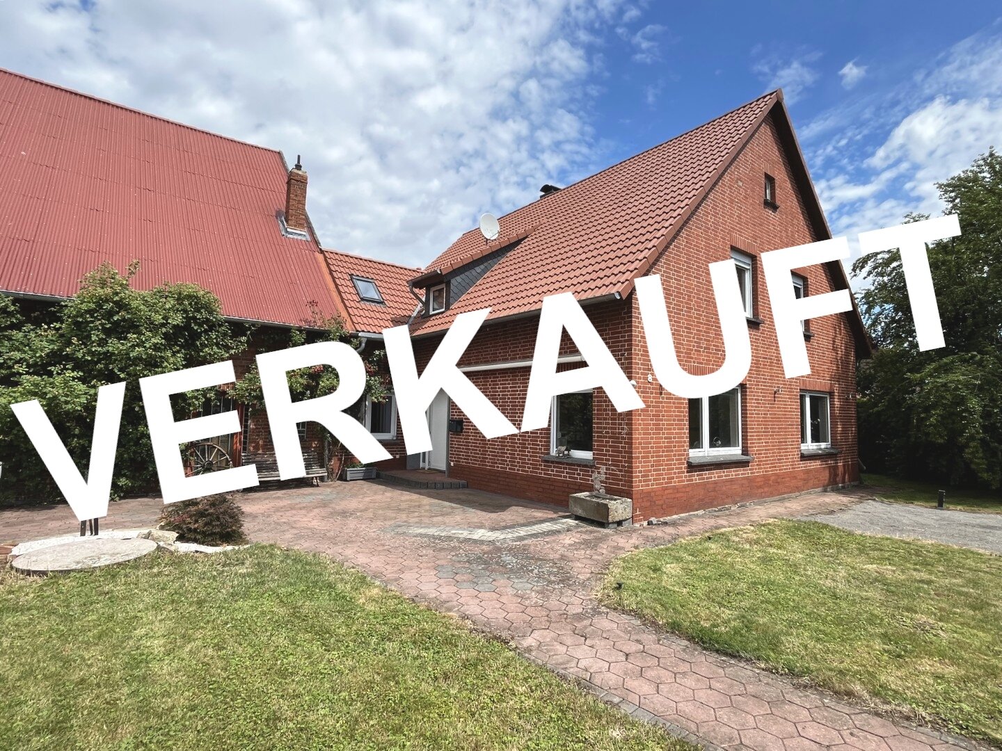 Außenansicht Straßenseite Außenansicht Straßenseite